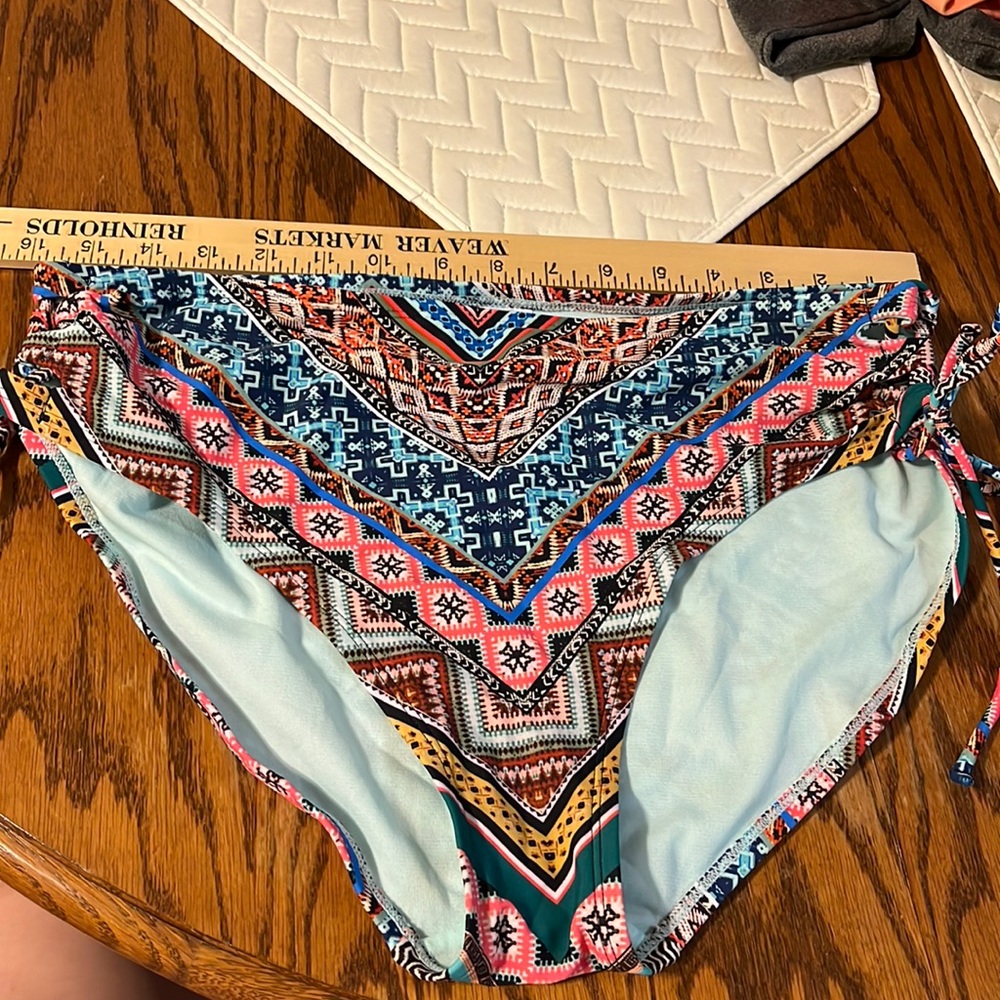 Time and tru Bikini bottoms (3)